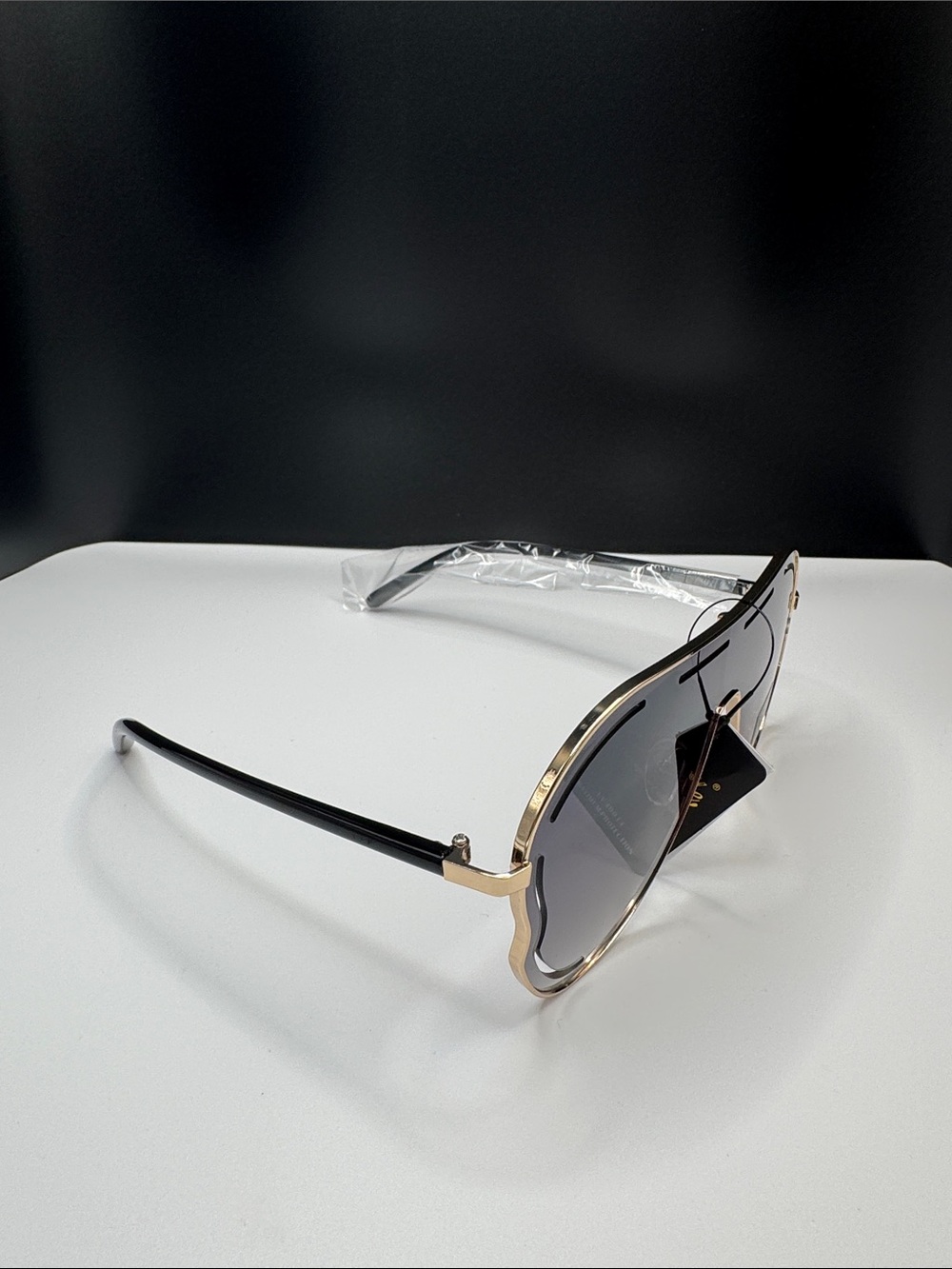Gold Metal Aviator Sunglasses with Black Gradient Lenses (8-9) UV 400 - Picture 4 of 6